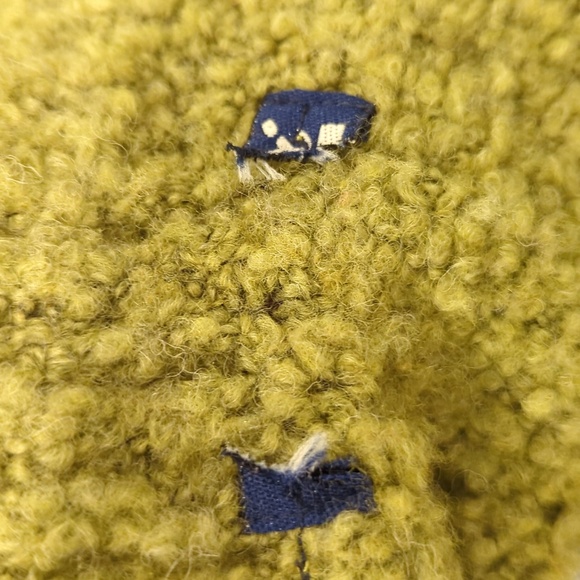 Green Sweater With Flower Accent - Picture 6 of 8